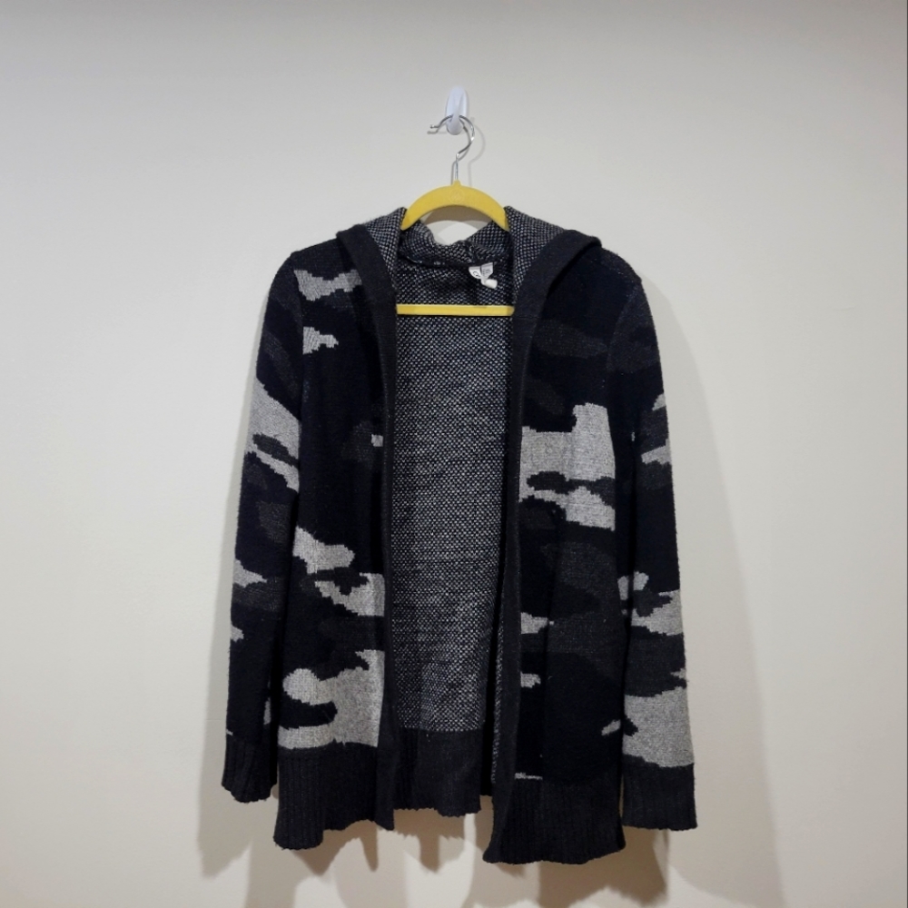 Hooded sweater